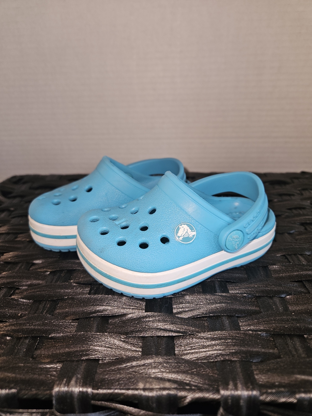 CROCS Kids Bright Blue Classic Clog with White Stripe